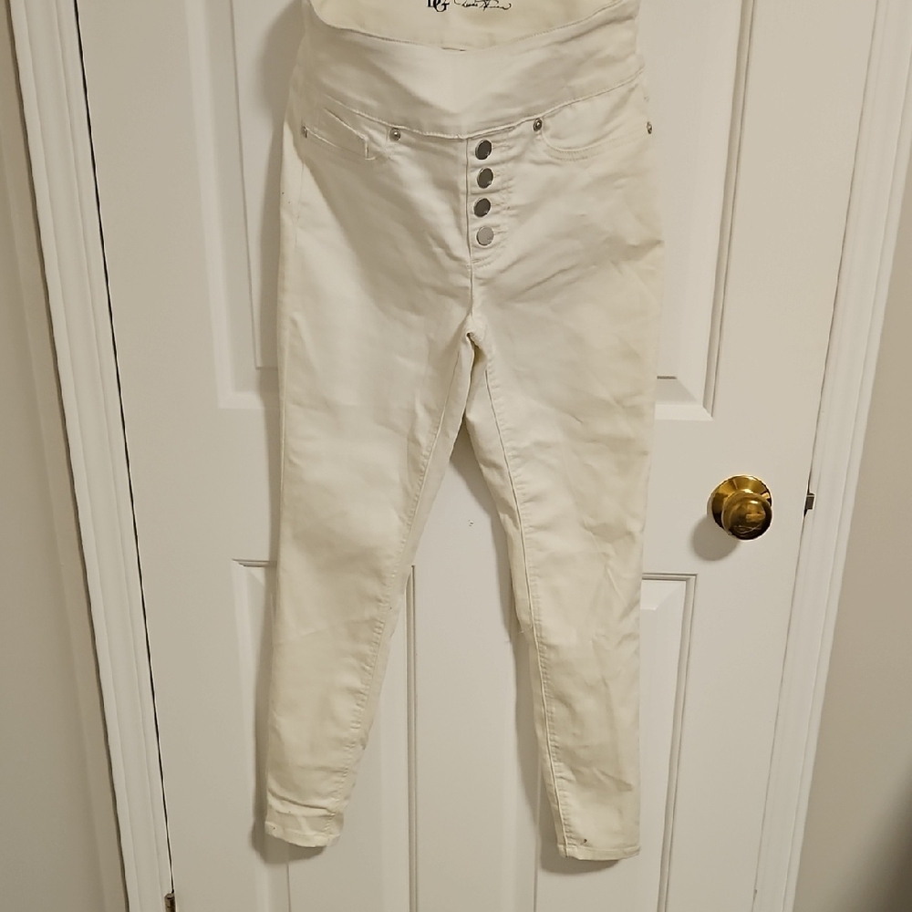 💖   $5 Add To Bundle DG 2 Cream  Skinny Jean with Signature Detail Pull On💖